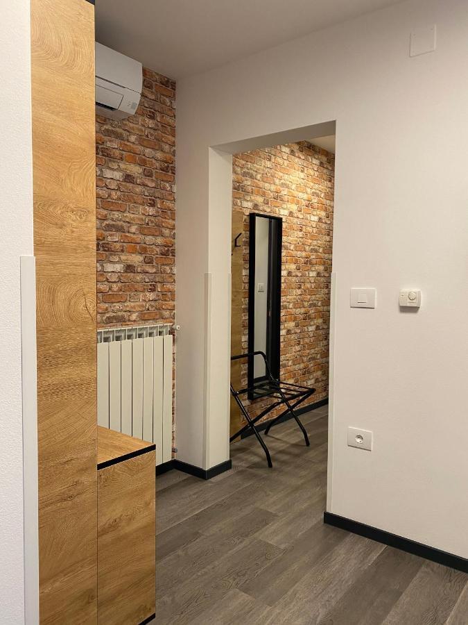 Buzinel Estate Hotell Dobrovo Exteriör bild